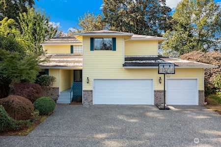 6233 NE 193rd Ct Kenmore, WA 98028