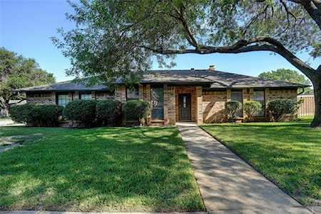 1125 Wingate Drive Bedford, TX 76021