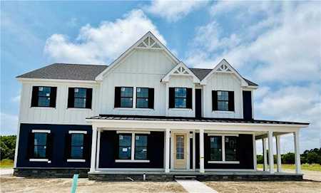 2813 Weston Loop Virginia Beach, VA 23456
