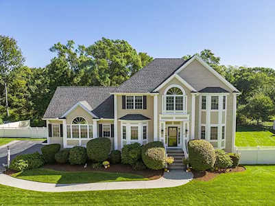 30 Minuteman Way Tewksbury, MA 01876