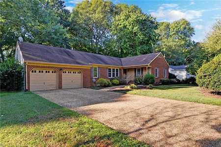 108 Kent Taylor Dr Yorktown, VA 23693