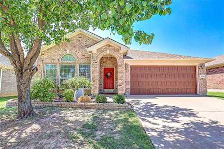 806 Chrissy Creek Lane Euless, TX 76040