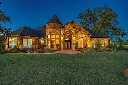 1206 E Scandinavian Court Granbury, TX 76048