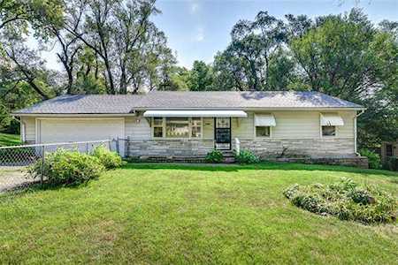 5805 Hedges Ave Raytown, MO 64133