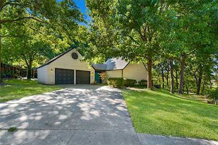 3709 Oakridge Circle Garland, TX 75040