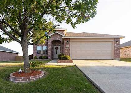 1301 Summerdale Lane Wylie, TX 75098