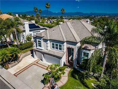 27022 Falling Leaf Drive Laguna Hills, CA 92653