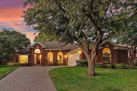 2720 Meadow Wood Drive Flower Mound, TX 75022