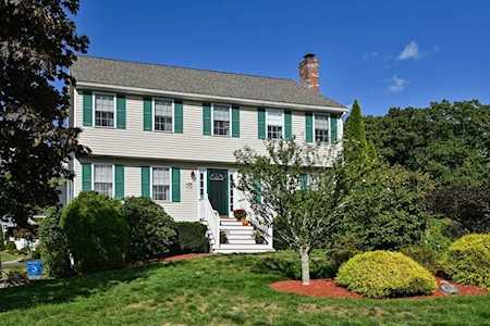 51 Sciarappa Way Tewksbury, MA 01876