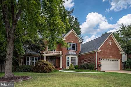 2606 Woodlawn Trl Alexandria, VA 22306
