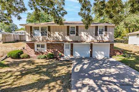 6602 River Rd Pleasant Valley, MO 64068