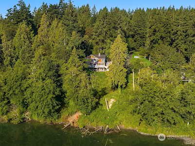 11260 Arrow Point Dr NE Bainbridge Island, WA 98110