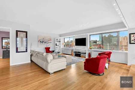 240 E 10th St #8C New York, NY 10003