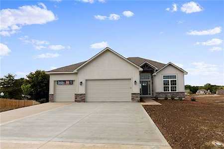 2702 SW Shrout Creek Circle Blue Springs, MO 64015