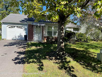 13 Linton Close Freehold, NJ 07728