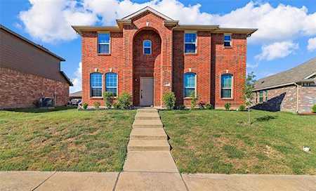 1977 Rainwater Way Lancaster, TX 75146