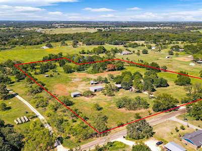 5017 County Road 305 Grandview, TX 76050