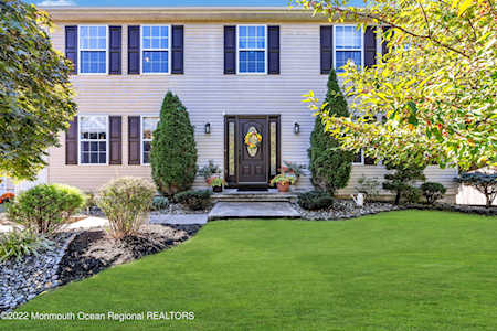 599 Winterberry Blvd Jackson, NJ 08527