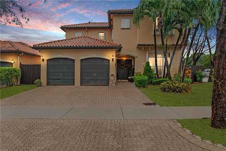 15205 SW 39th Ter Miami, FL 33185