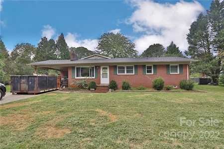 2021 Sandy Ave Statesville, NC 28625