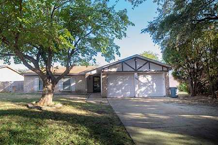 1616 Timberline Drive Benbrook, TX 76126