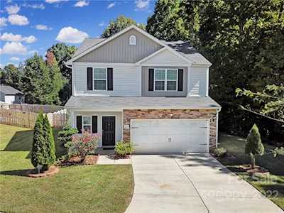 6204 Springbeauty Dr Charlotte, NC 28227