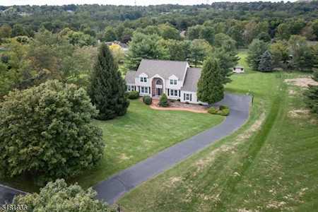 11 Bluebird Ct Raritan Twp., NJ 08822