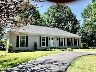 5501 Montfort Ln Crestwood, KY 40014