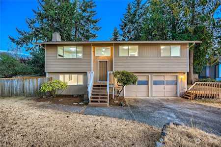 2613 Glacier Ct Puyallup, WA 98374