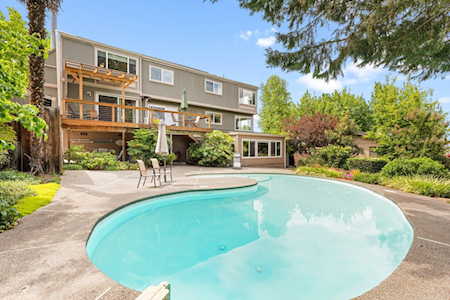 448 Girard Dr Medford, OR 97504