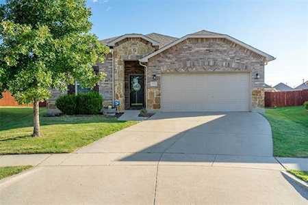 9001 CLOUDVEIL Drive Arlington, TX 76002