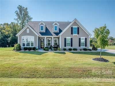 4211 Maggie Springs Way Clover, SC 29710