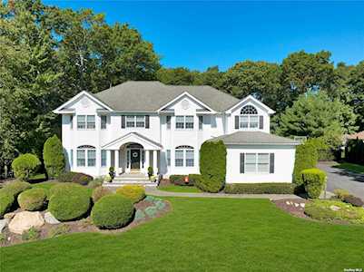 48 Cobbler Lane Setauket, NY 11733