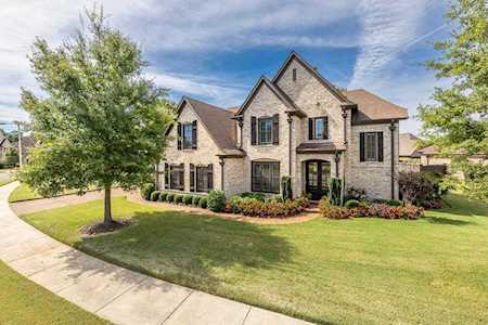 771 Six Oaks Ln Collierville, TN 38017