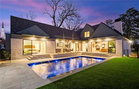 1840 Sharon Ln Charlotte, NC 28211