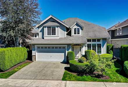 928 274th Way SE Sammamish, WA 98075