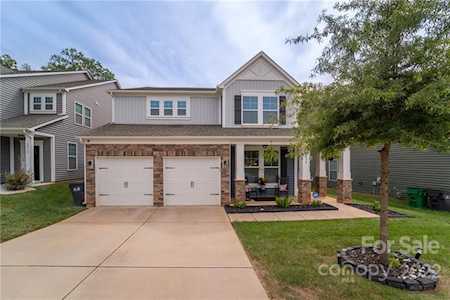 10008 Michael Crossing Dr Charlotte, NC 28213
