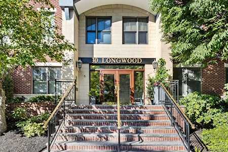 30 Longwood Ave #302 Brookline, MA 02446