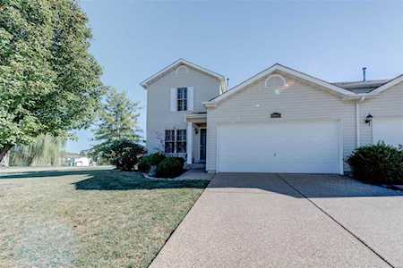 1065 Chesterfield Dr Wentzville, MO 63385