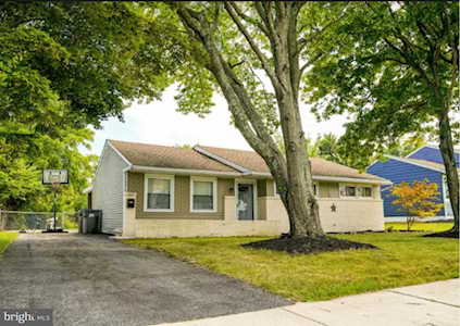 42 Avon Dr E Claymont, DE 19703