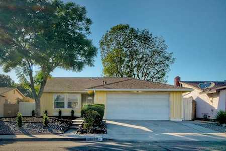 13074 Calle De Las Rosas San Diego, CA 92129