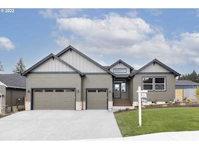 1731 NE Clayton DR Estacada, OR 97023