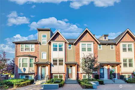1305 Brooklyn Walk NE Issaquah, WA 98029
