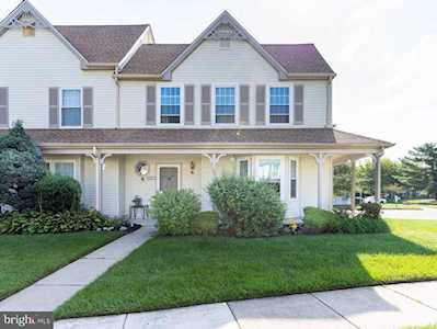 127 Knoll Dr Blackwood, NJ 08012