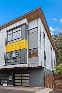9711 Roosevelt Way #B Seattle, WA 98115