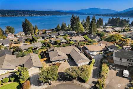 2520 170th Place SE Bellevue, WA 98008