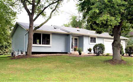 2366 Matilda Street Roseville, MN 55113
