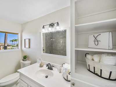 94-494 Kupuohi Street #1201 Waipahu, HI 96797