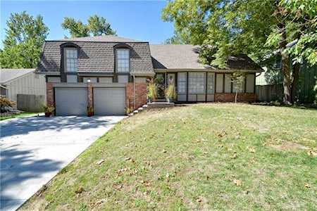 9920 Perry Dr Overland Park, KS 66212