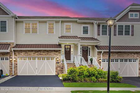 52 Eckert Dr Lincroft, NJ 07738